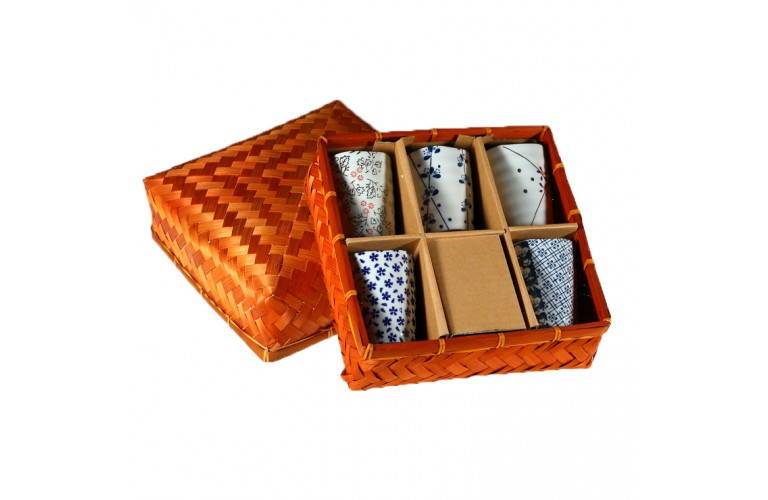 5 VERRES JAPONAIS MOTIFS FLORAUX 5 VERRES JAPONAIS MOTIFS FLORAUX