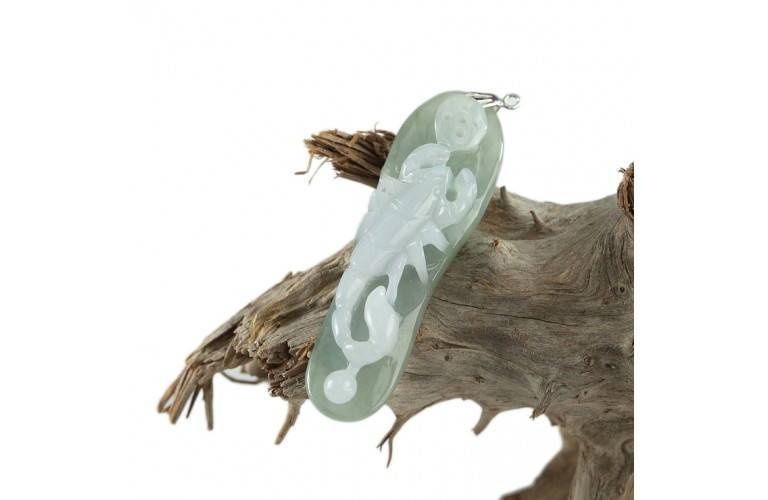 PENDENTIF SCORPION en JADE VERT PENDENTIF SCORPION en JADE VERT