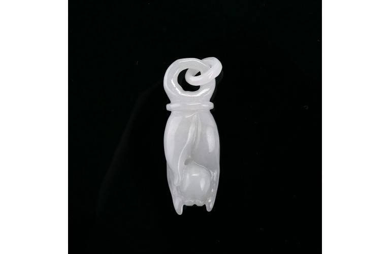 PENDENTIF MAIN DE BOUDDHA PORTE BONHEUR en JADE PENDENTIF MAIN DE BOUDDHA PORTE BONHEUR en JADE