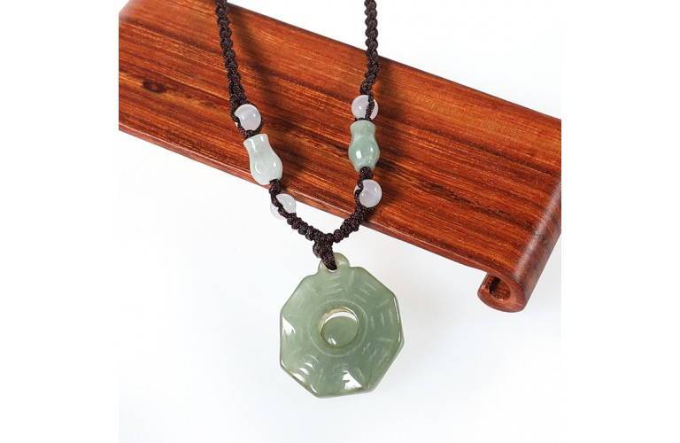 COLLIER en JADE Modèle BAGUA COLLIER en JADE Modèle BAGUA
