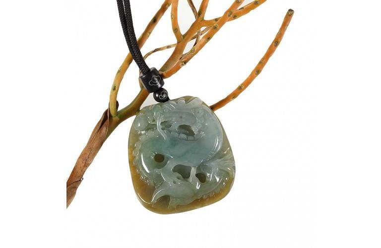 COLLIER GRAND DRAGON CHINOIS en JADE COLLIER GRAND DRAGON CHINOIS en JADE
