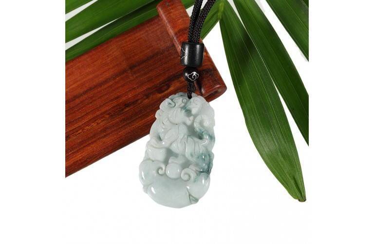 COLLIER TIGRE en JADE VERT COLLIER TIGRE en JADE VERT