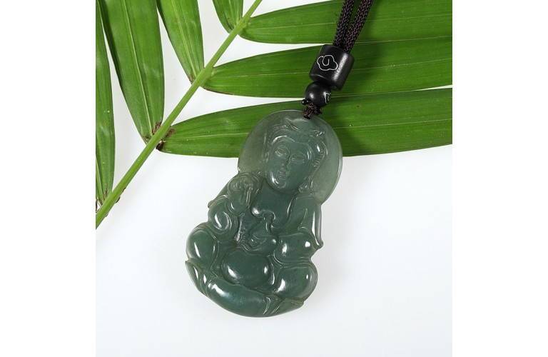COLLIER BOUDDHA GUANYIN EN JADE VERT COLLIER BOUDDHA GUANYIN EN JADE VERT