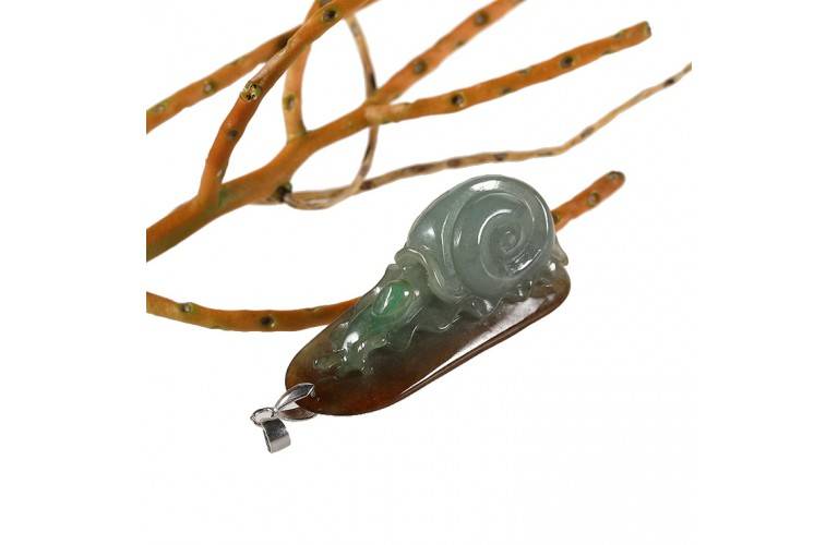 PENDENTIF ESCARGOT en JADE