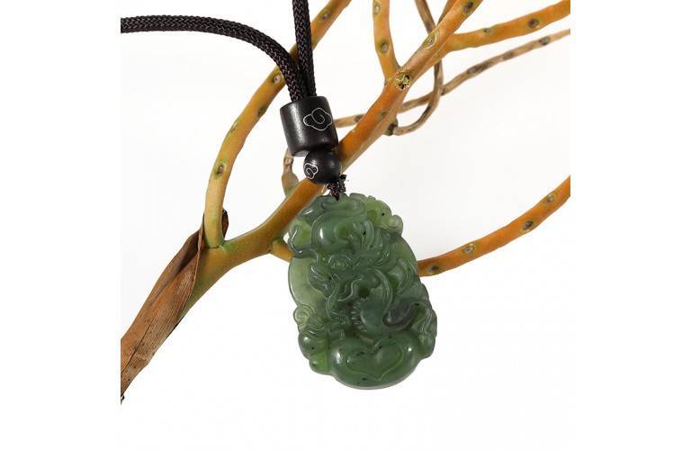 COLLIER DRAGON CHINOIS en JADE COLLIER DRAGON CHINOIS en JADE