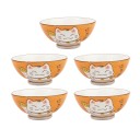Vue des cinq bols orange Maneki Neko présentés séparément.