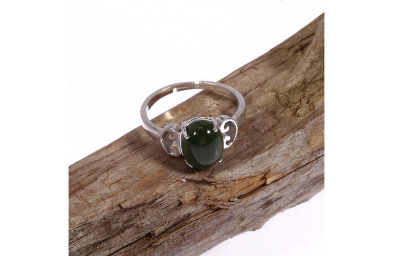 BAGUE PERLE OVALE en JADE et ARGENT BAGUE PERLE OVALE en JADE et ARGENT