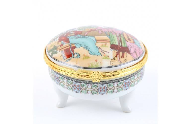 BOITE DECORATIVE en PORCELAINE BOITE DECORATIVE en PORCELAINE