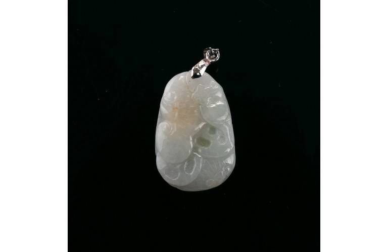 Pendentif Lotus Et Chauve Souris En Jade