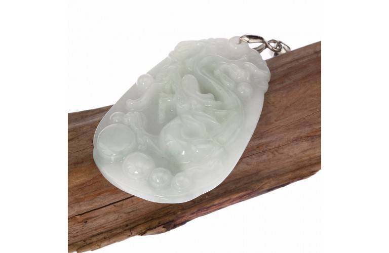 PENDENTIF DRAGON ASIATIQUE en JADE