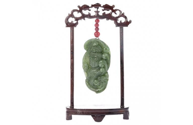 BOUDDHA GUANYIN en JADE VERT sur SUPPORT