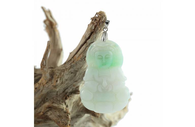 PENDENTIF BOUDDHA GUANYIN EN JADE PENDENTIF BOUDDHA GUANYIN EN JADE