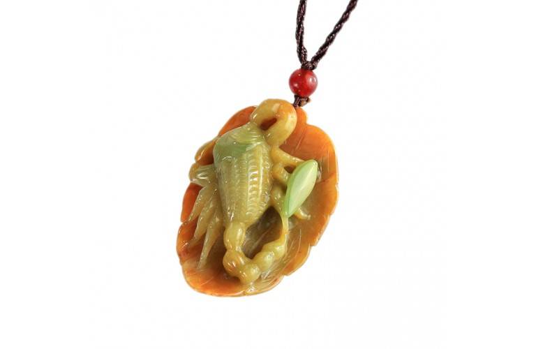 COLLIER PEND. GRAND SCORPION en JADE COLLIER PEND. GRAND SCORPION en JADE