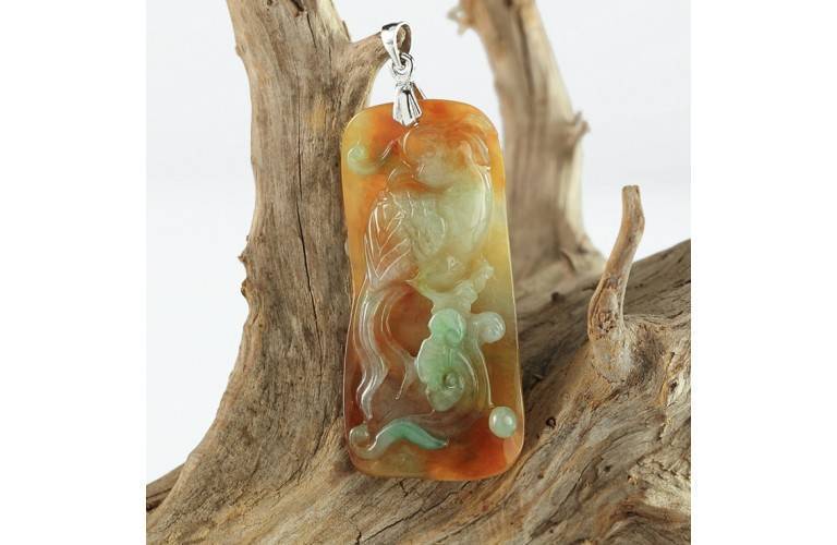 PENDENTIF SPLENDIDE PERROQUET en JADE PENDENTIF SPLENDIDE PERROQUET en JADE