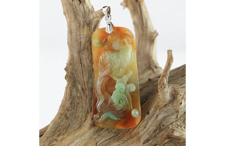 PENDENTIF SPLENDIDE PERROQUET en JADE