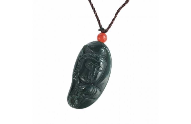 COLLIER GRAVURE BOUDDHA GUANYIN en JADE VERT COLLIER GRAVURE BOUDDHA GUANYIN en JADE VERT