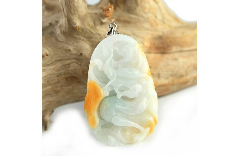 PENDENTIF DRAGON ASIATIQUE RELIEF EN JADE PENDENTIF DRAGON ASIATIQUE RELIEF EN JADE
