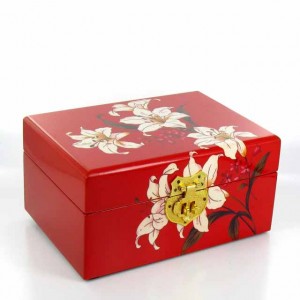 Coffret à bijoux laqué fleur de lys